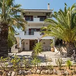 Mariana Villa