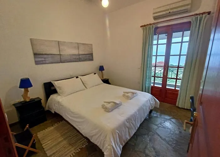 Mariana Villa *