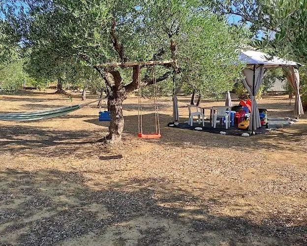Mariana Villa *